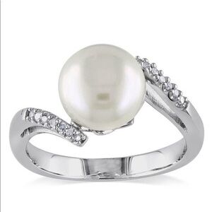 Miadora Sterling Silver Pearl and Diamond Ring